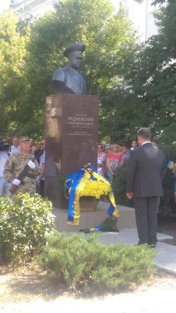 Велика вітчизняна війна з пам’ятниками. Як на ТОТ стирають історію «українського періоду»