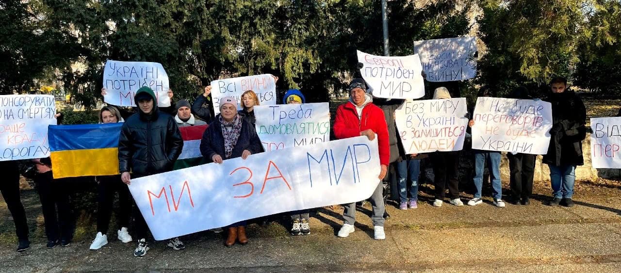 Проросійські мітинги в Будапешті: хто оплачує бал