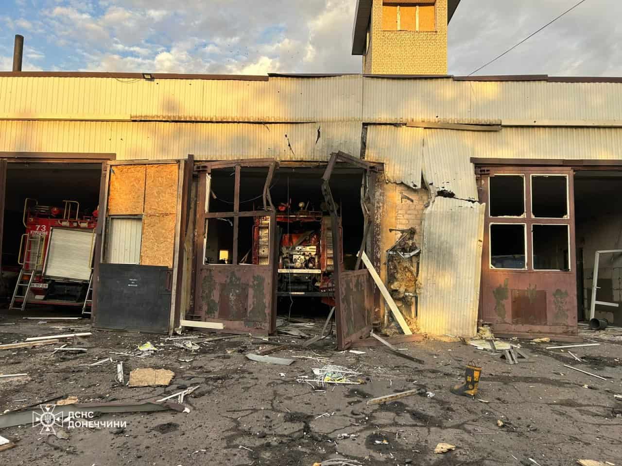 Росіяни обстріляли пожежну частину в Кураховому на Донеччині