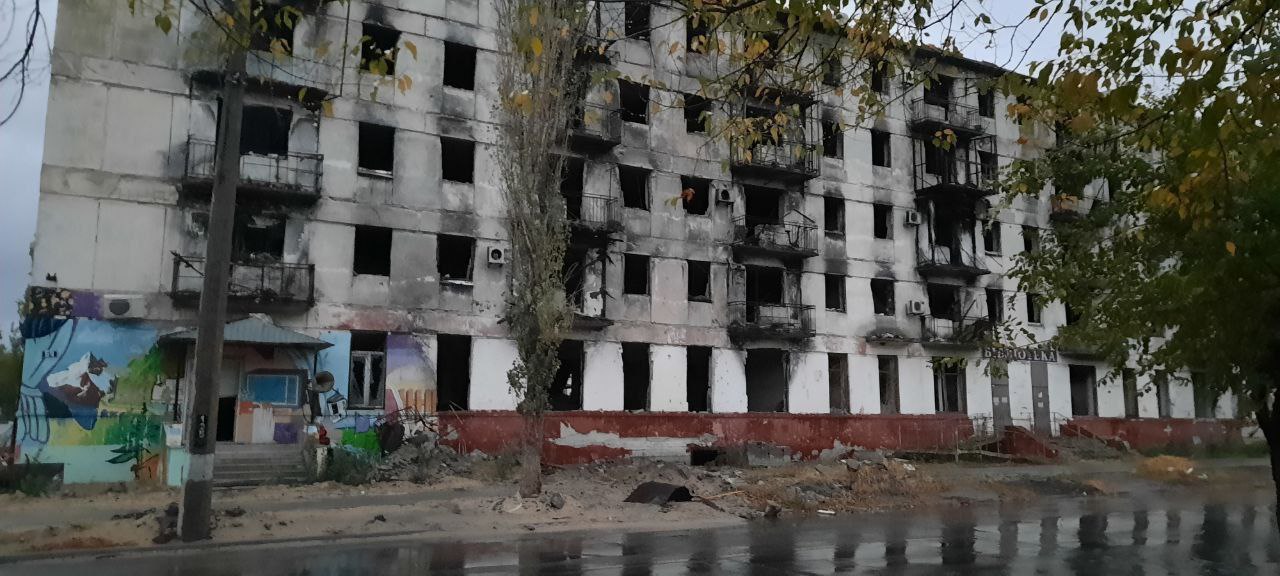 У центрі Сіверськодонецька демонтують п’ятиповерхівку