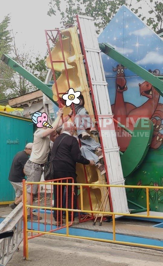 В окупованому Луганську обірвався атракціон з дітьми