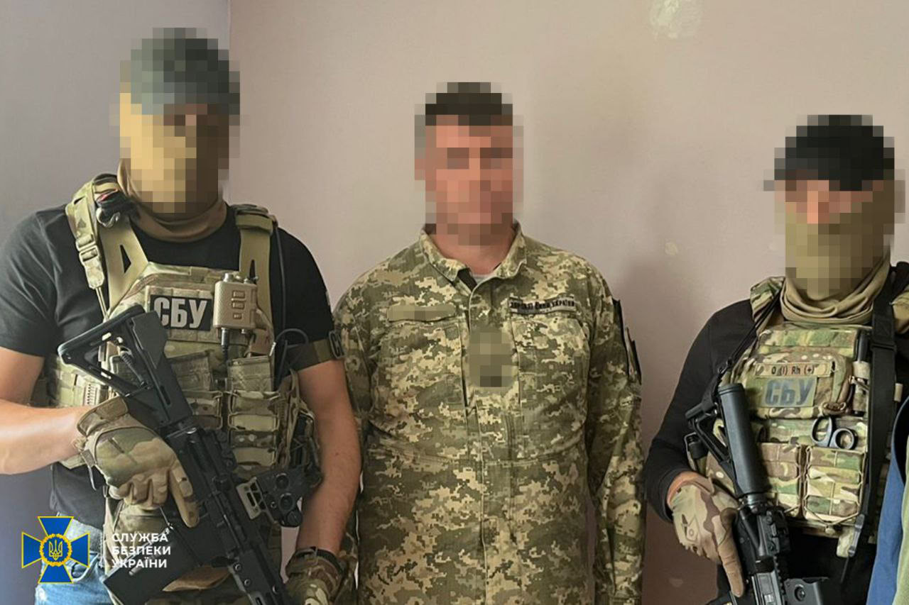 СБУ затримала майора ЗСУ, який передавав РФ координати аеродромів базування F-16 і Mirage 2000