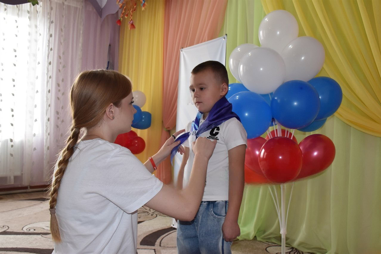 На окупованій Луганщині дошкільнят посвятили в пропагандистський рух «Орлята-Дошколята»