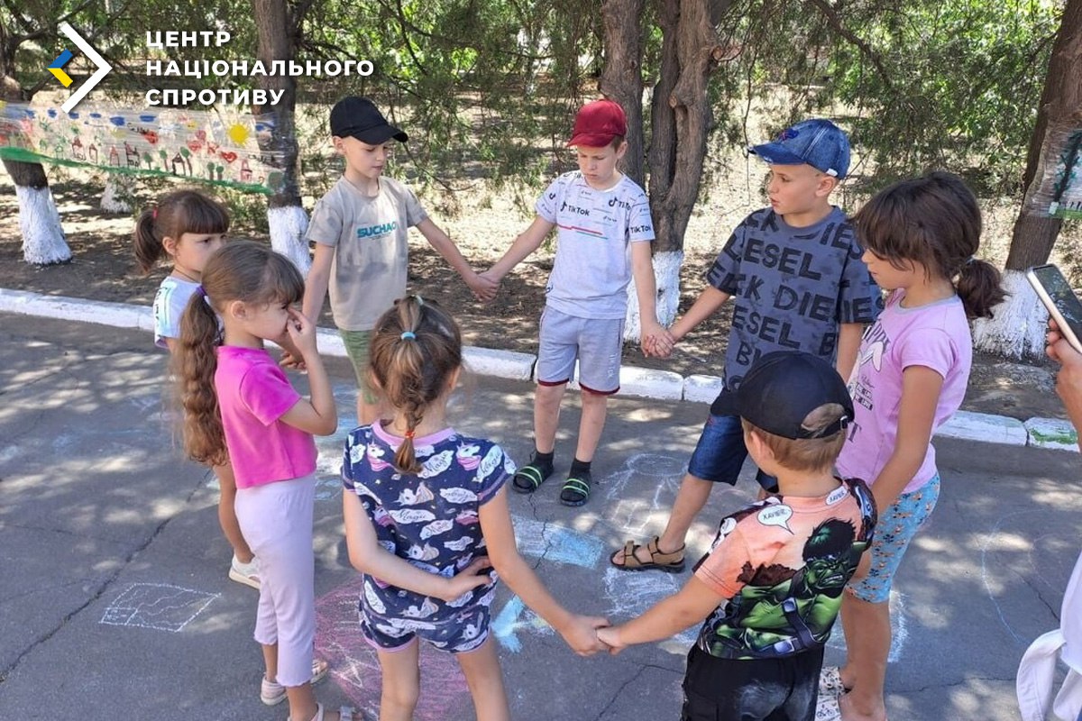 Росіяни продовжують викрадати українських дітей з ТОТ