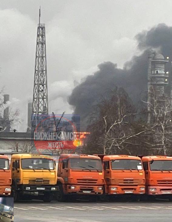У Нижньокамську РФ горить нафтопереробне підприємство