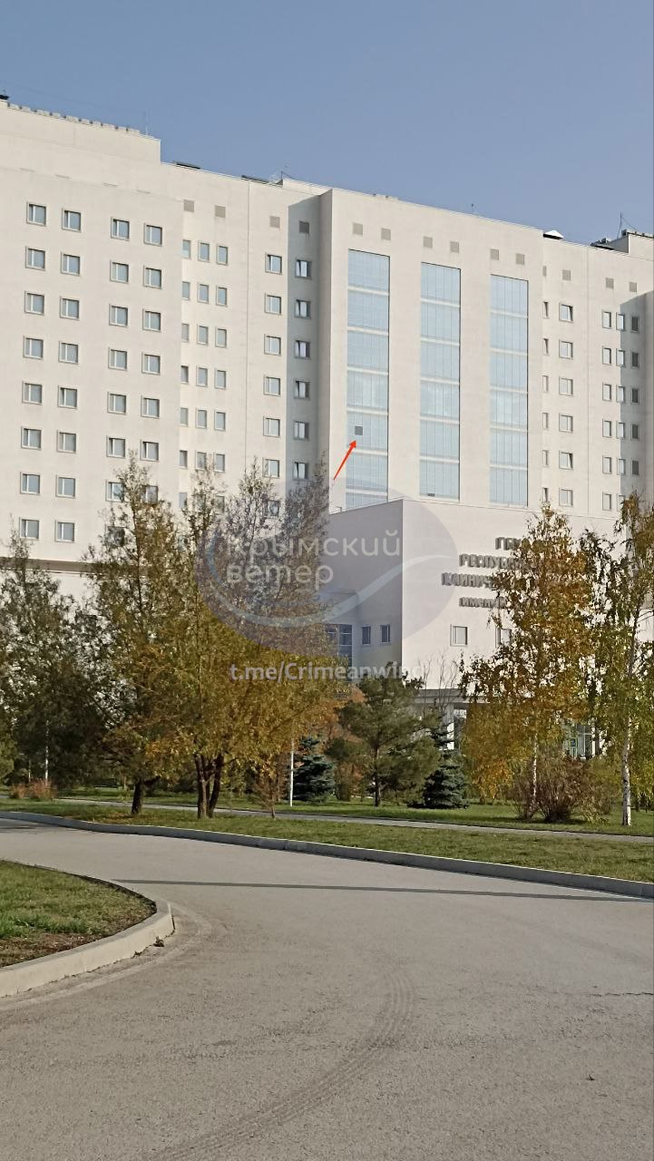 Кримська ППО пошкодила фасад обласної лікарні в Сімферополі