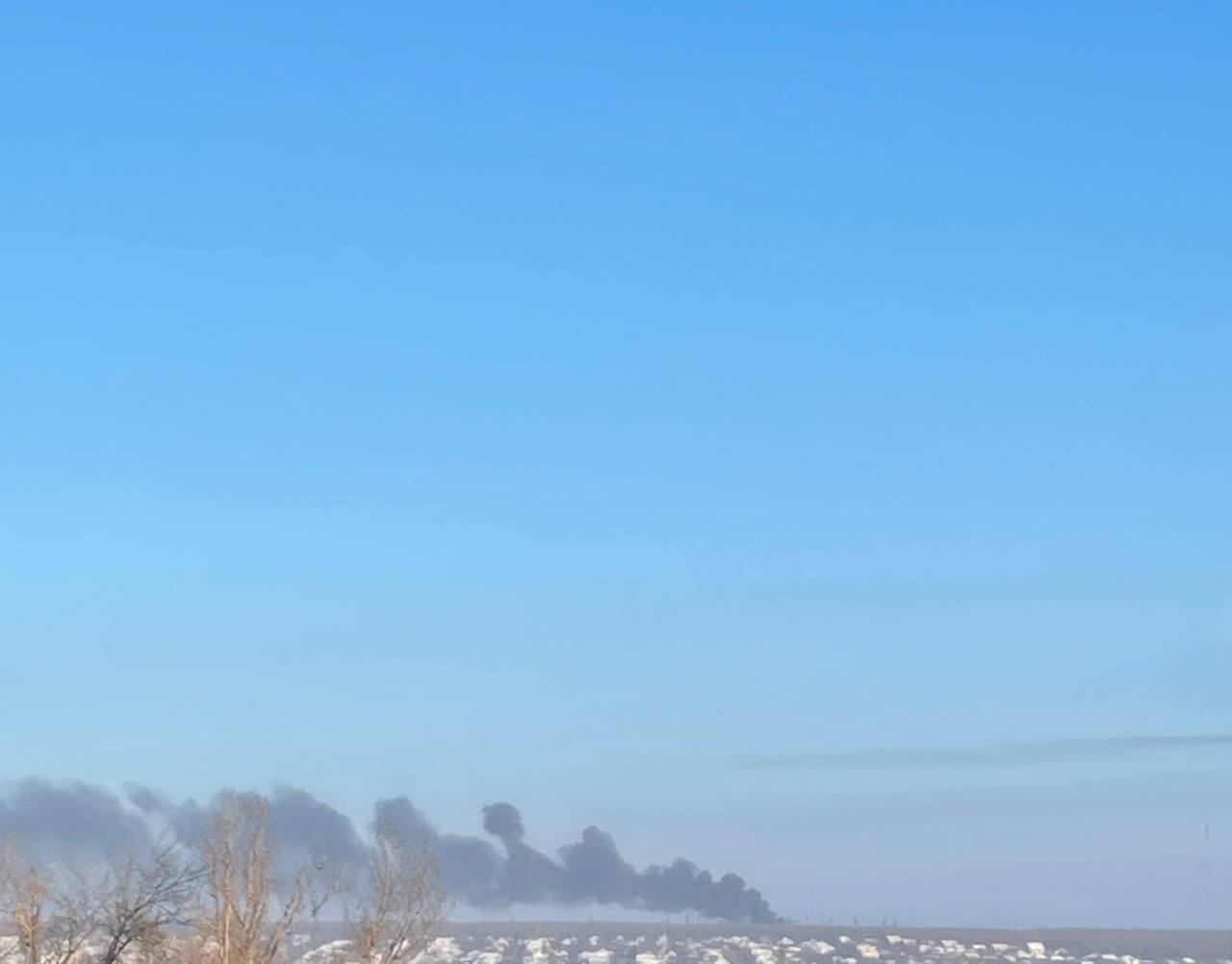 В окупованому Луганську після вибухів загорілася електропідстанція