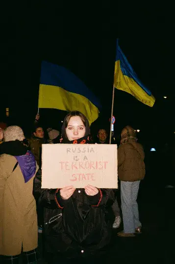 Об’єктив як терапія: фотографиня з Макіївки про емоції, спогади і жінок